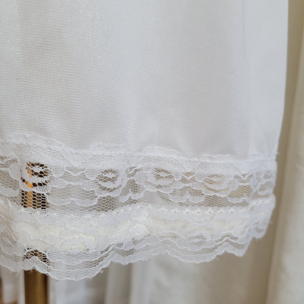 Vintage White Slip, Size S